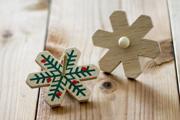 木製コマ クリスマス レッドメイン拡大
