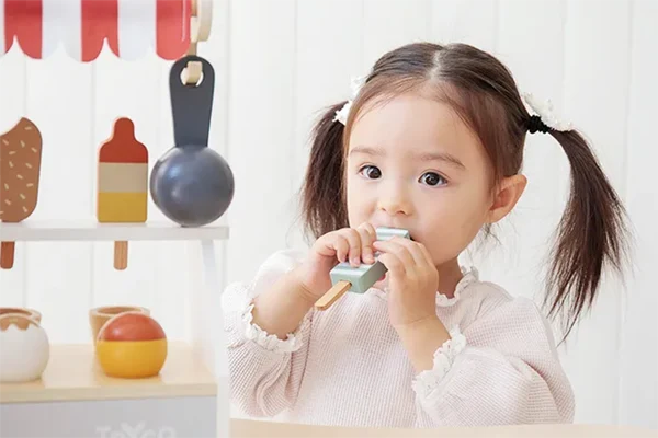 舐めても安全な塗料を使用