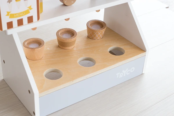 アイスクリーム屋さんごっこ