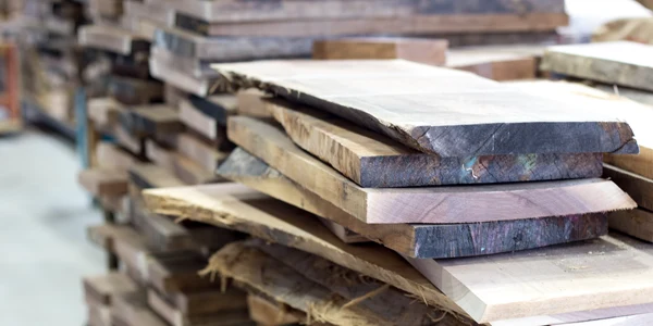 木目の違う材料