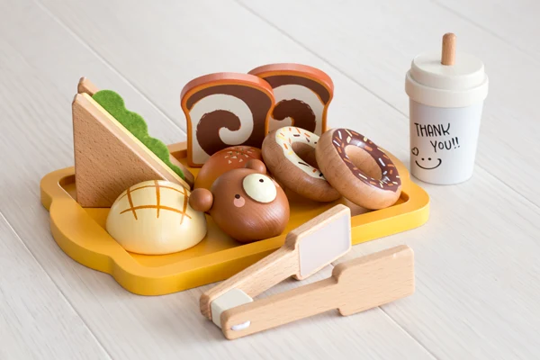 ベーカリーセット　ままごとおもちゃ