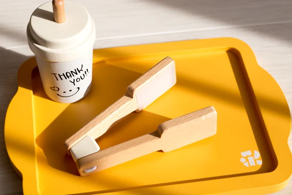 滑りにくい仕様になっているトング