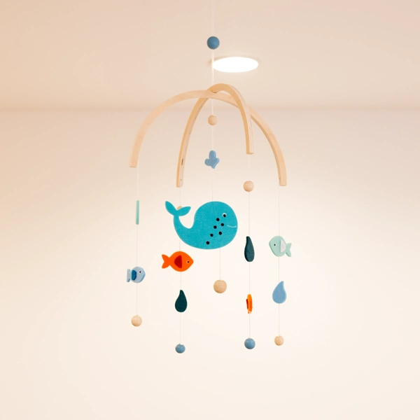 可愛いモビール　青いくじら