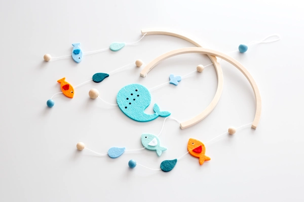 可愛いモビール青いくじら