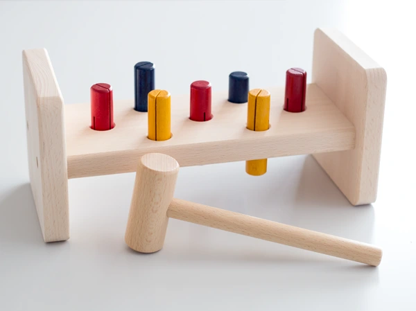 ハンマー遊び 手作りおもちゃ