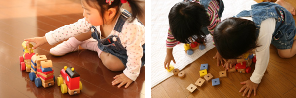 1歳児が遊んでいる様子