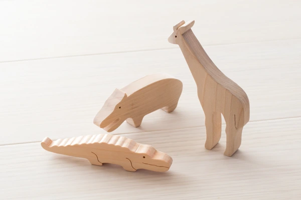 キリンとワニの大きさ比較