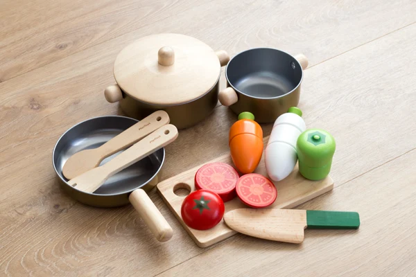 食材なども入ったままごとセット