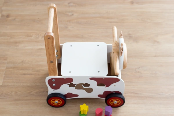 愛しのくるまちゃん アイムトイ ウォーカー＆ライドカウ｜木のおもちゃ おもちゃの森