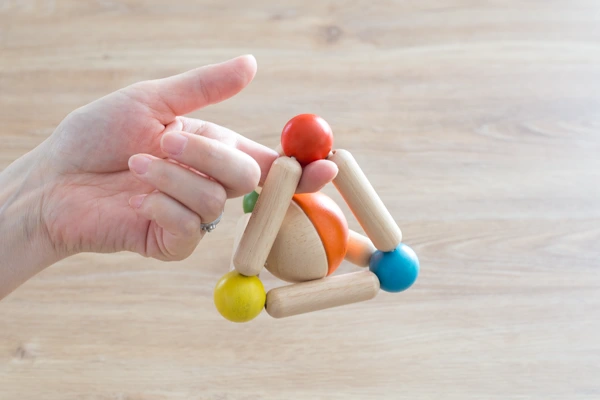 木製　トレー　物置き　plan toys プラントイ ダンシングアリゲーター カタカタ PLANTOYS 5105 木